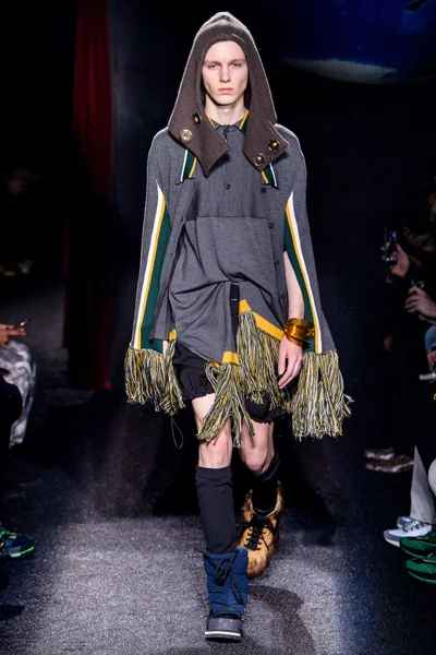Look 15